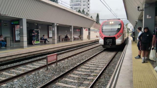 Imagen de un tren de Cercanías en Málaga.
